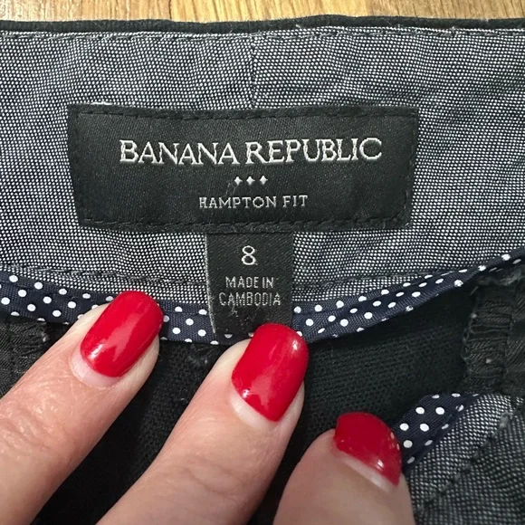 *last chance* Banana Republic | Women’s black shorts - Picture 2 of 16